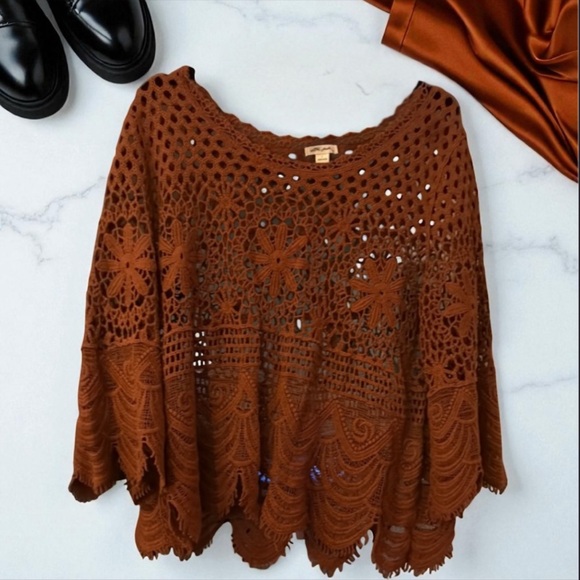 Ultra Pink Brown Crochet Shrug with Batwing Sleeves - Picture 4 of 6